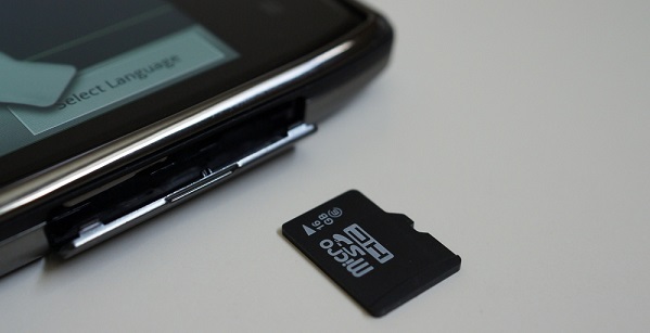 Adanya Slot Memory Card