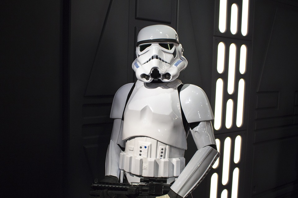 Robot Stormtrooper Kecil Berkemampuan Mengenali Wajah