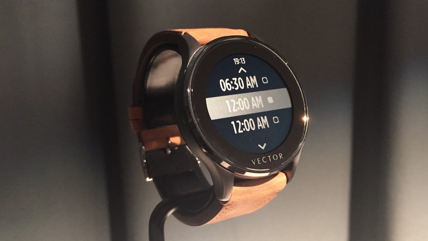 Smartwatch LunaR Gunakan Cahaya Matahari Sebagai Sumber Daya